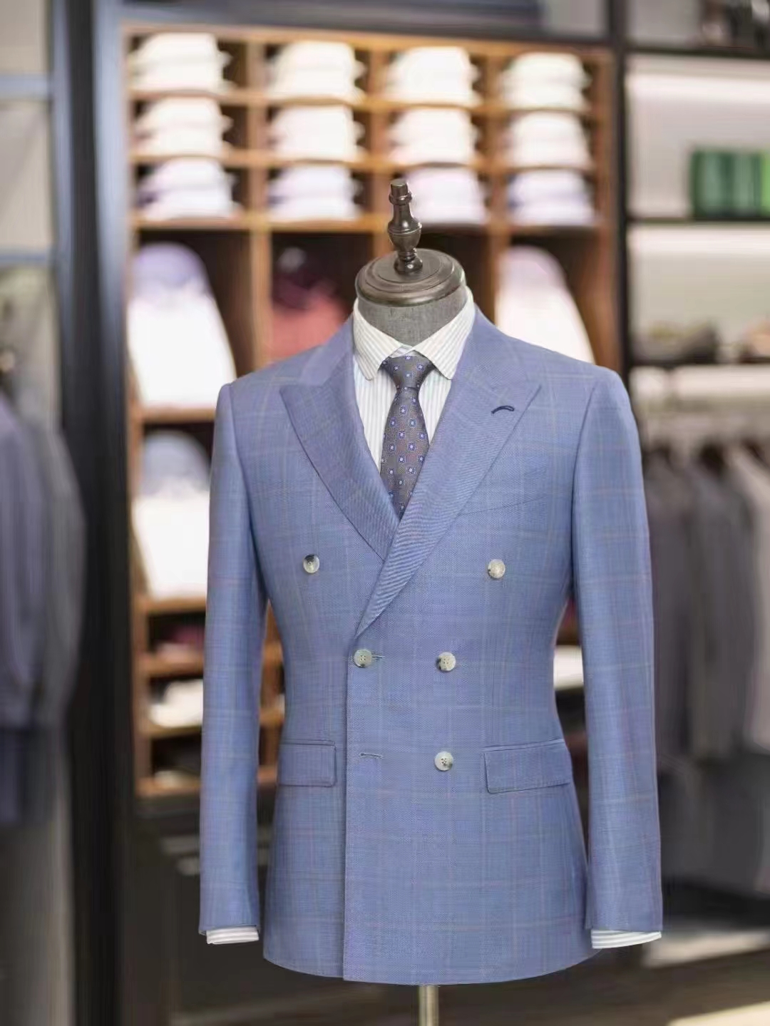 <b>西安梦士豪西服定制的版型有哪些？</b>